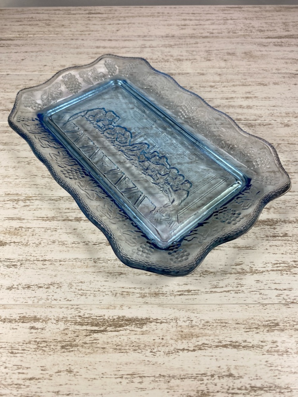 Vintage Tiara Exclusives Indiana Glass Last Supper Blue Bread Tray Platter 11x7 - Picture 6 of 8